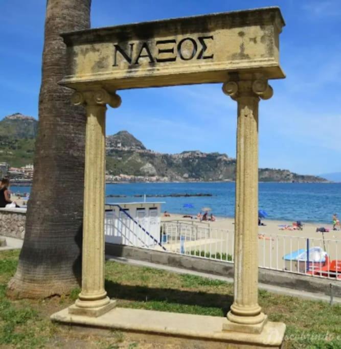 Casa Vacanza Giardini Naxos Taormina Miranaxos Esterno foto